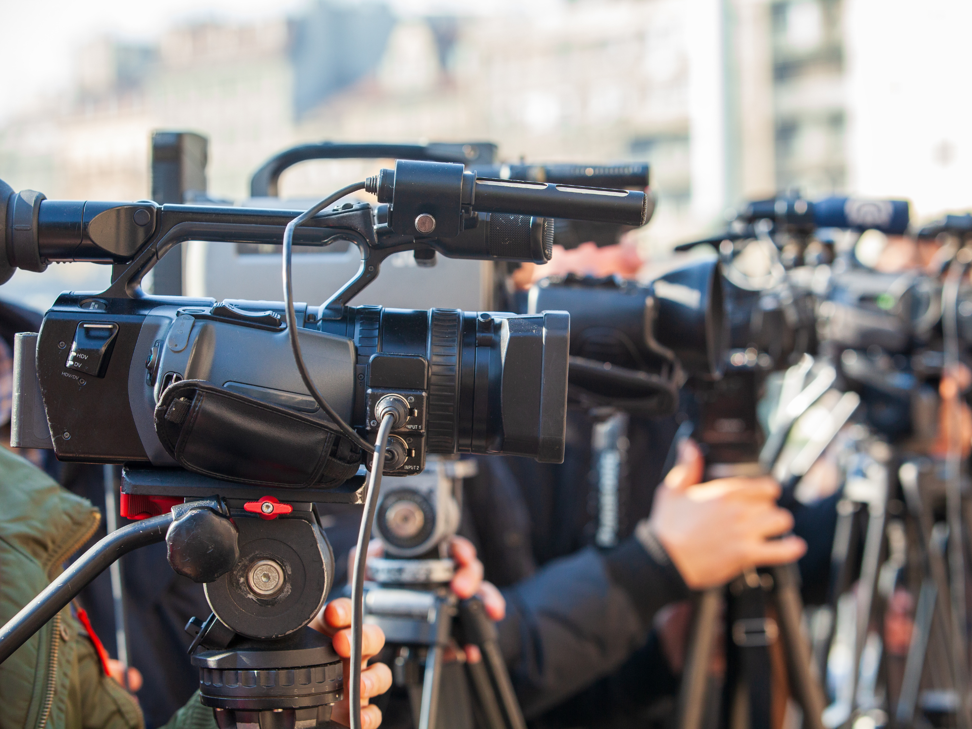 Jak Uniwersytet SWPS kształtował debatę publiczną w mediach w 2025 roku: podsumowanie 
