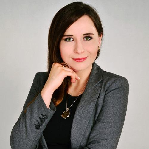 BIO Anna Mrozowska-Wyszyńska