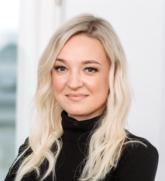 BIO Karolina Karabin