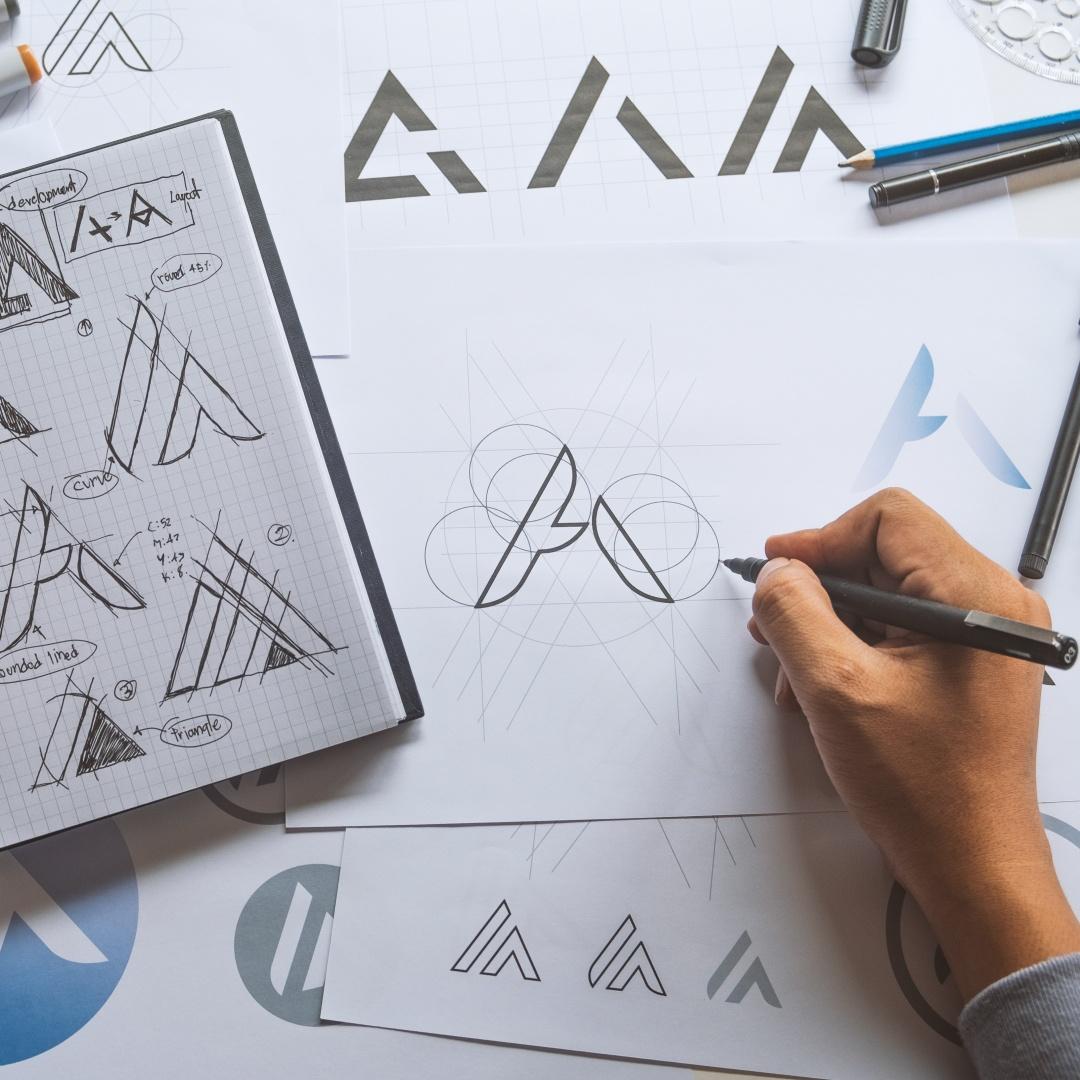 Szkicowanie, projektowanie znaków graficznych