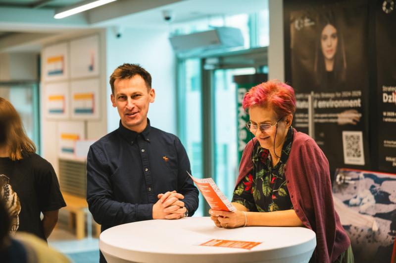 Szymon Pasierb, kierownik pracowni stolarskiej i Dorota Bąkowska, kierownik pracowni krawieckiej, School of Form