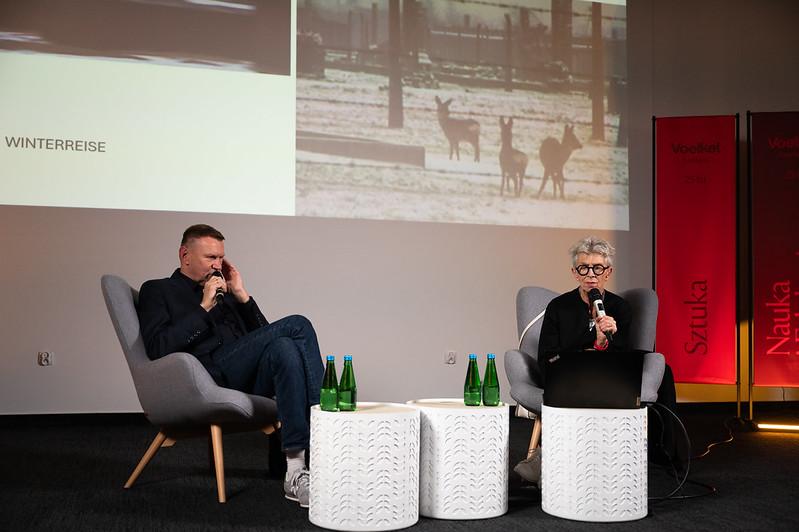 Anda Rotteberg i Mirosław Bałka podczas spotkania na Uniwersytecie SWPS